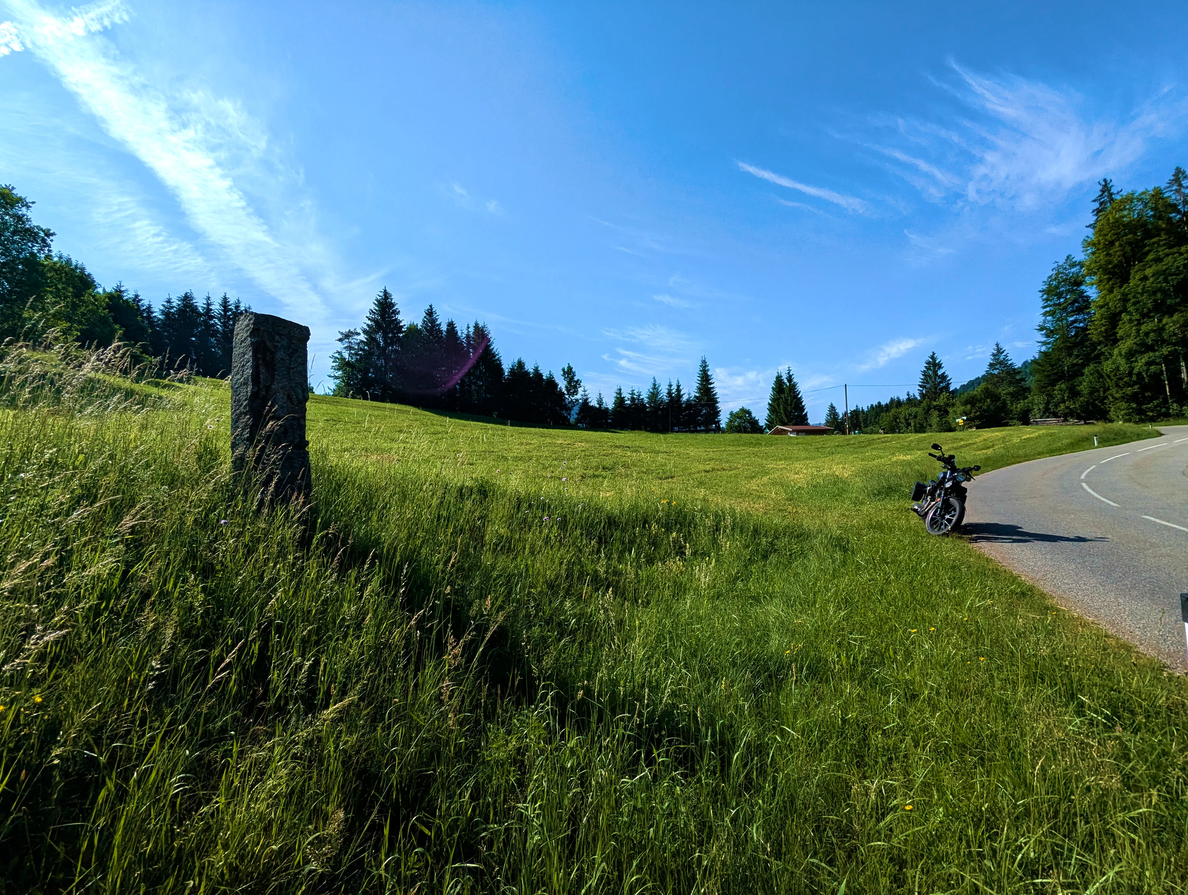 Grenzstein Tirol und Bolt