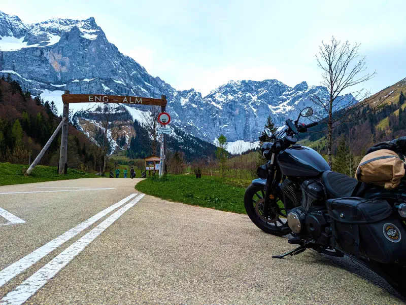 Featured image of post Am Ahornboden, wenige Tage nach Mautstraßenöffnung