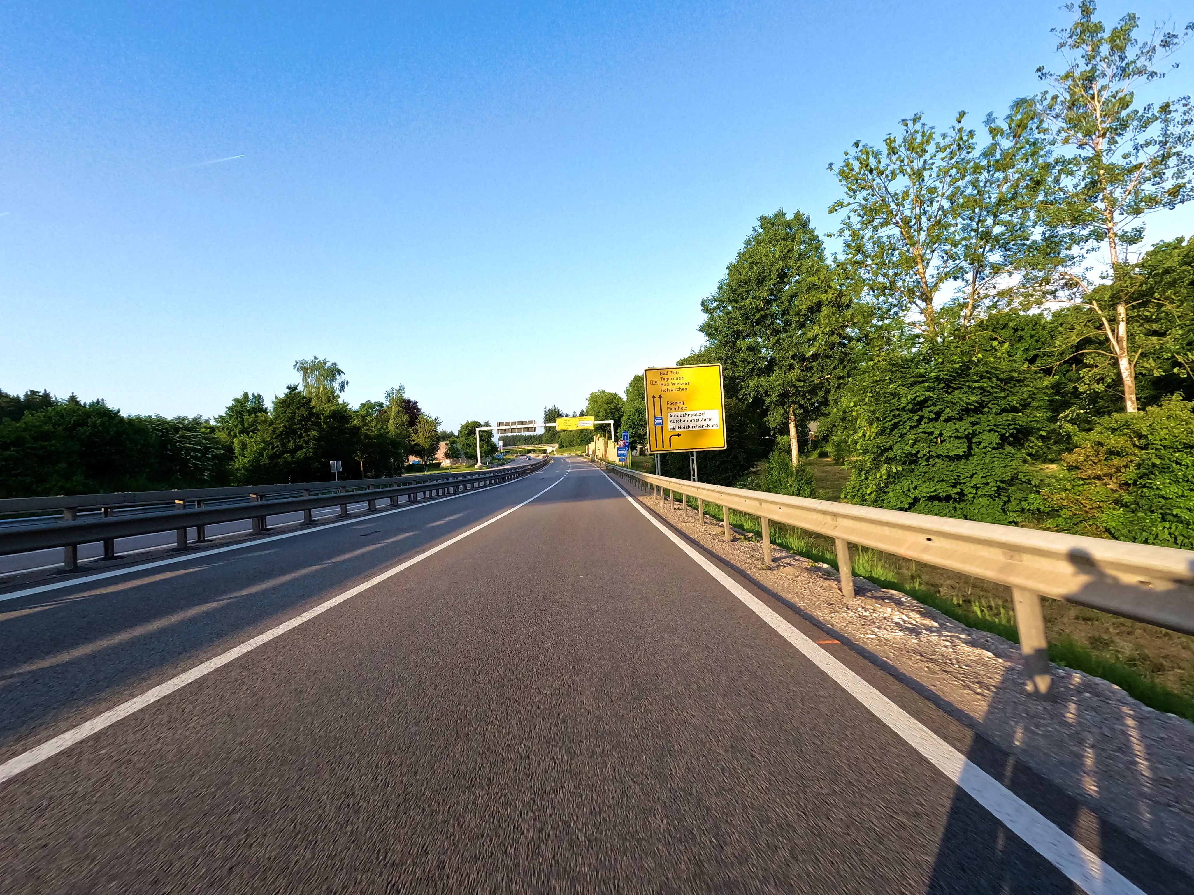 Runter bei Holzkirchen, …